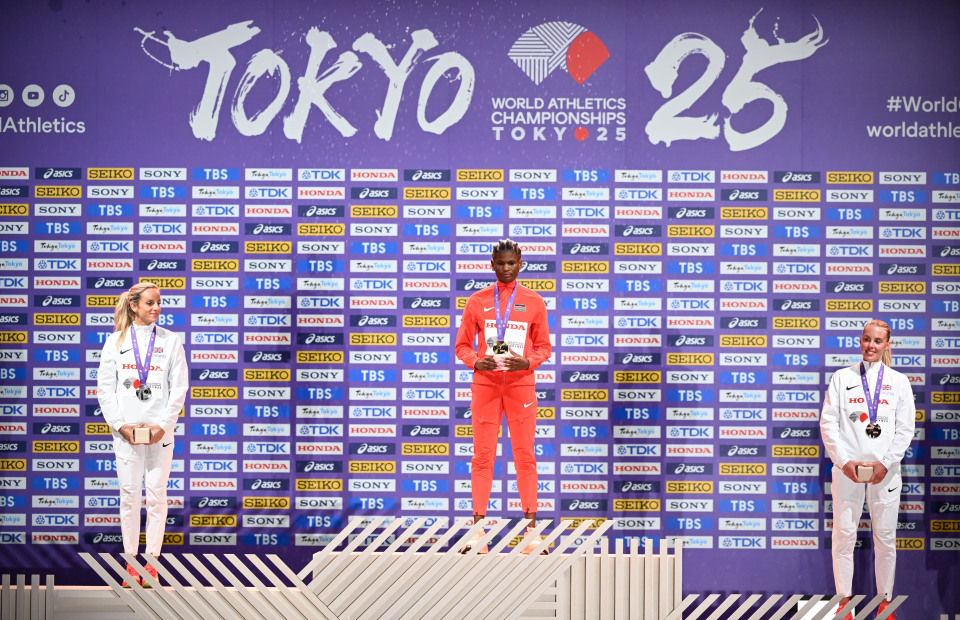 手亨特贝尔, 冠军肯尼亚, OtMJI