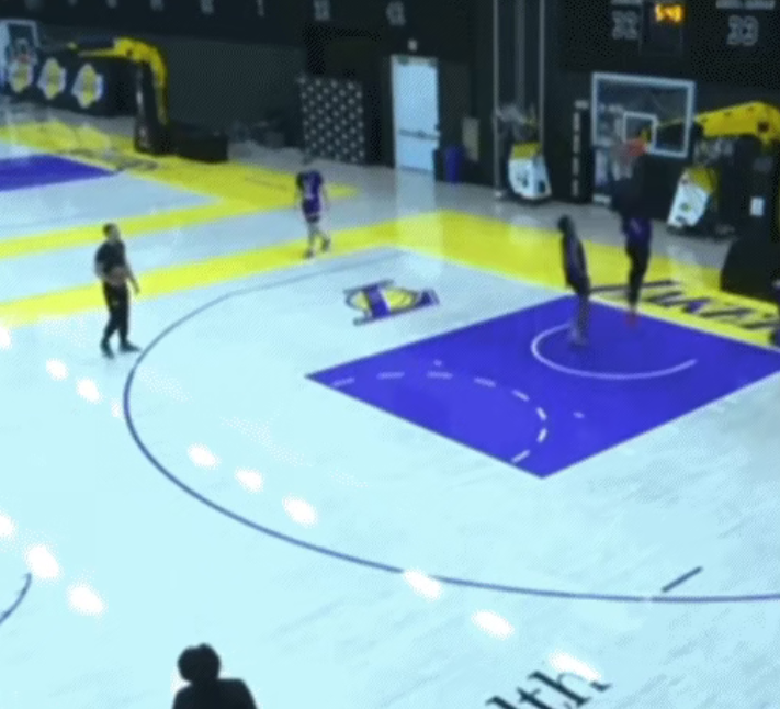 打爆了整个, 了轮换的位